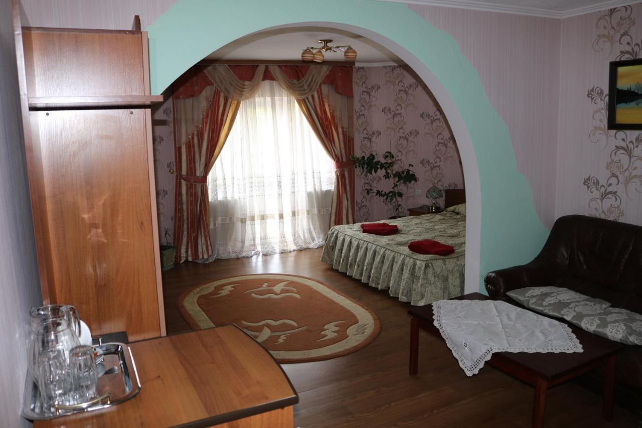 Готель ***Феєрія Tyachiv Luaran gambar