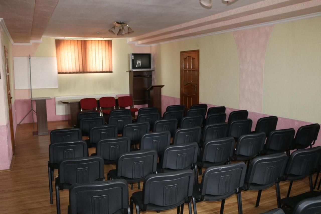 Готель ***Феєрія Tyachiv Luaran gambar