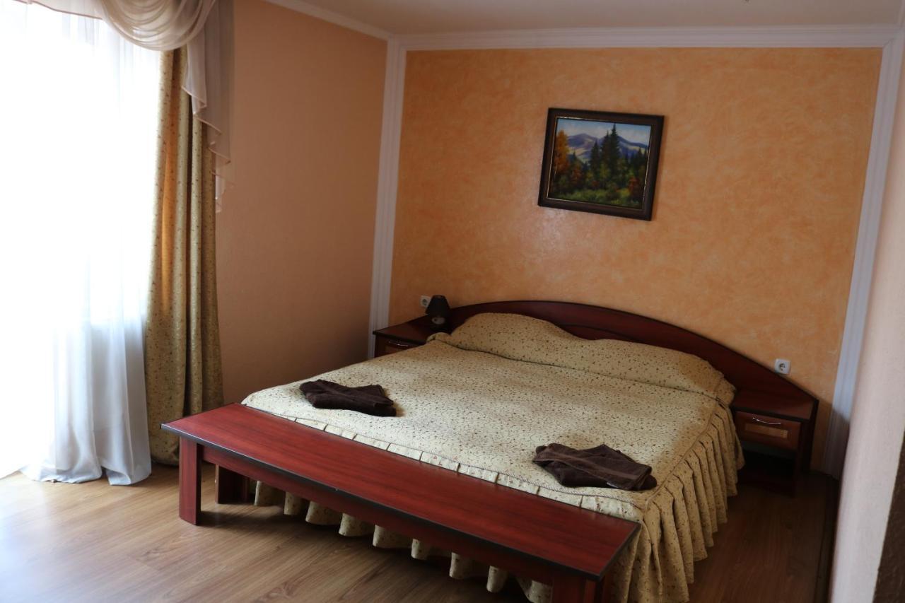 Готель ***Феєрія Tyachiv Luaran gambar